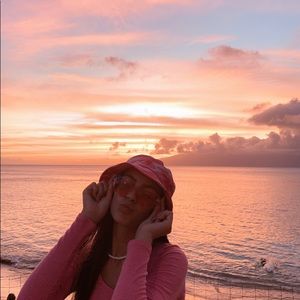 Meet your Posher, Genevieve